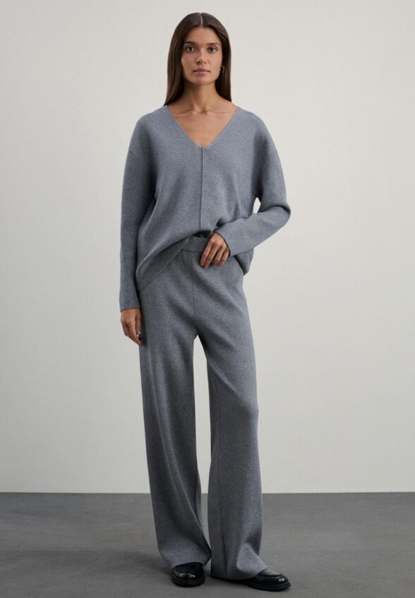 Пуловер Zarina