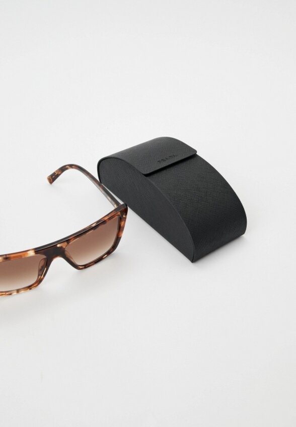 Очки солнцезащитные Prada