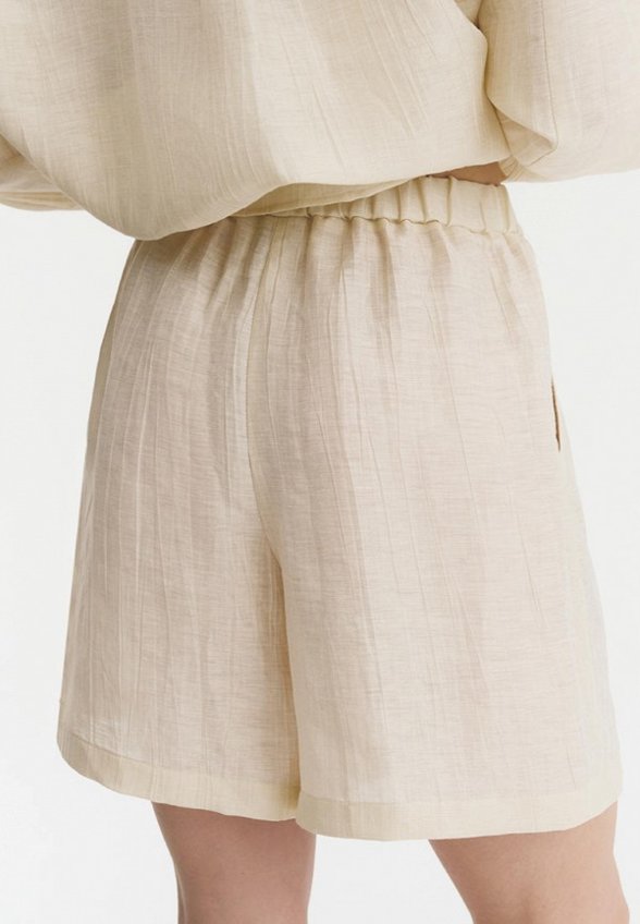 Шорты Daisyknit