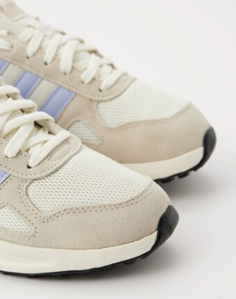 Кроссовки adidas женщинам