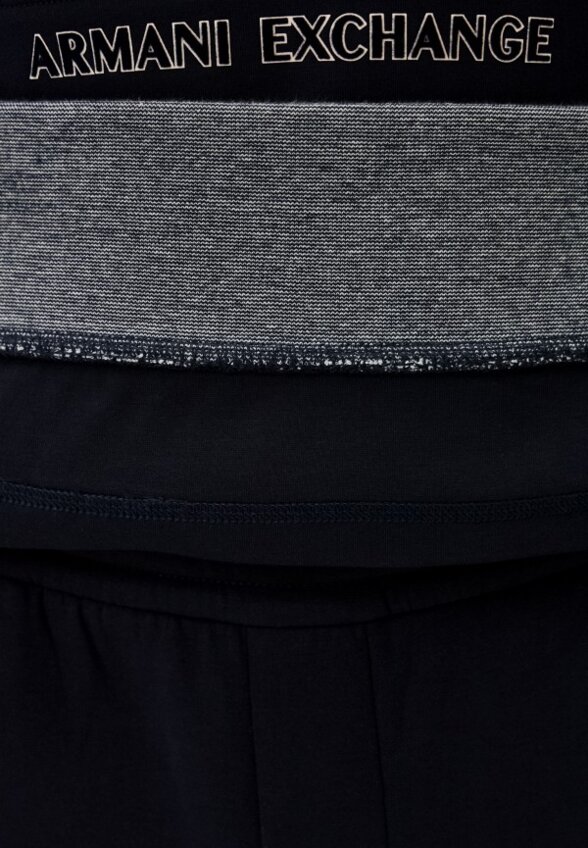 Худи Armani Exchange