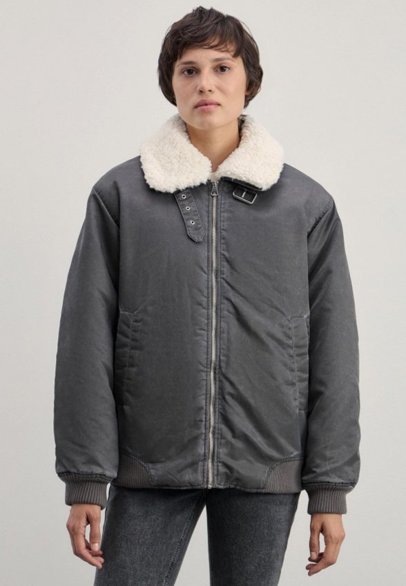 Куртка утепленная Zarina