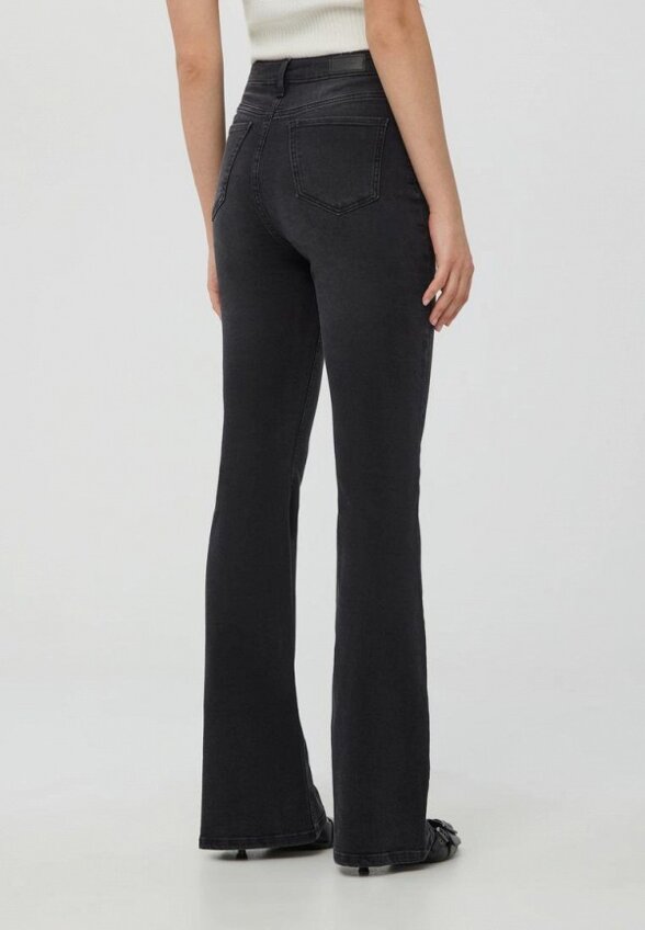 Джинсы Terranova