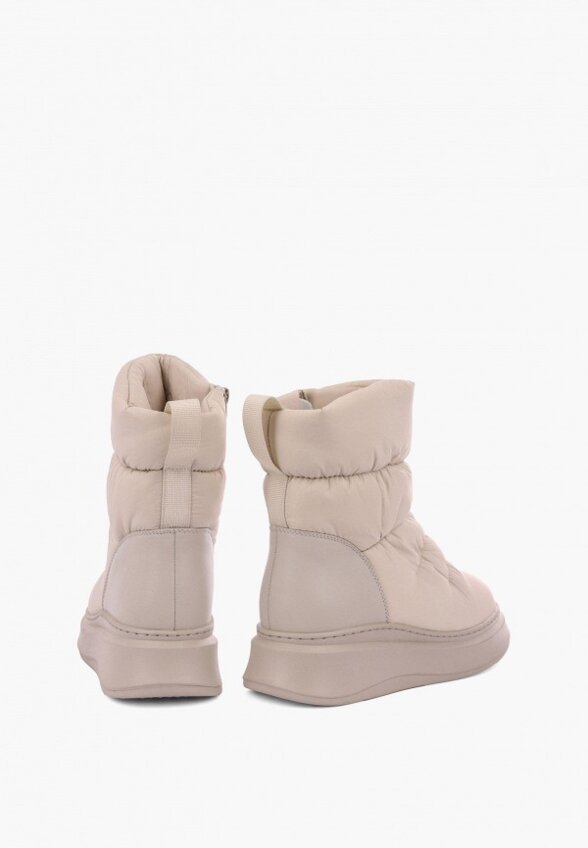 Дутики Instreet