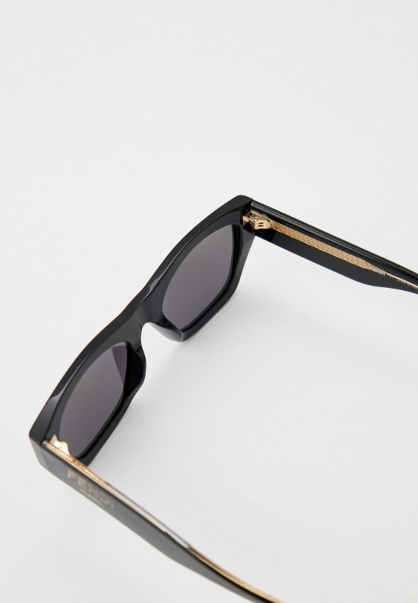 Очки солнцезащитные Fendi