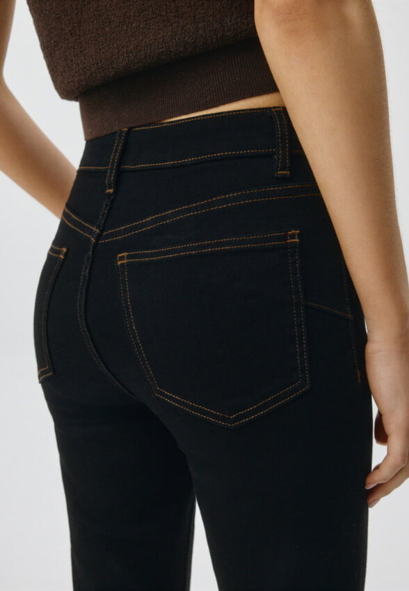 Джинсы Bootcut