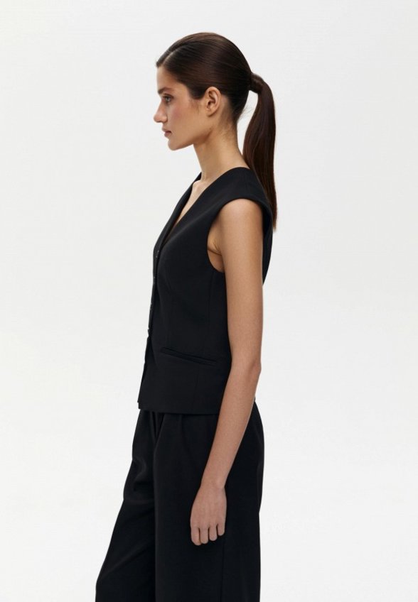 Жилет Charmstore