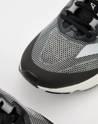 Кроссовки adidas женщинам