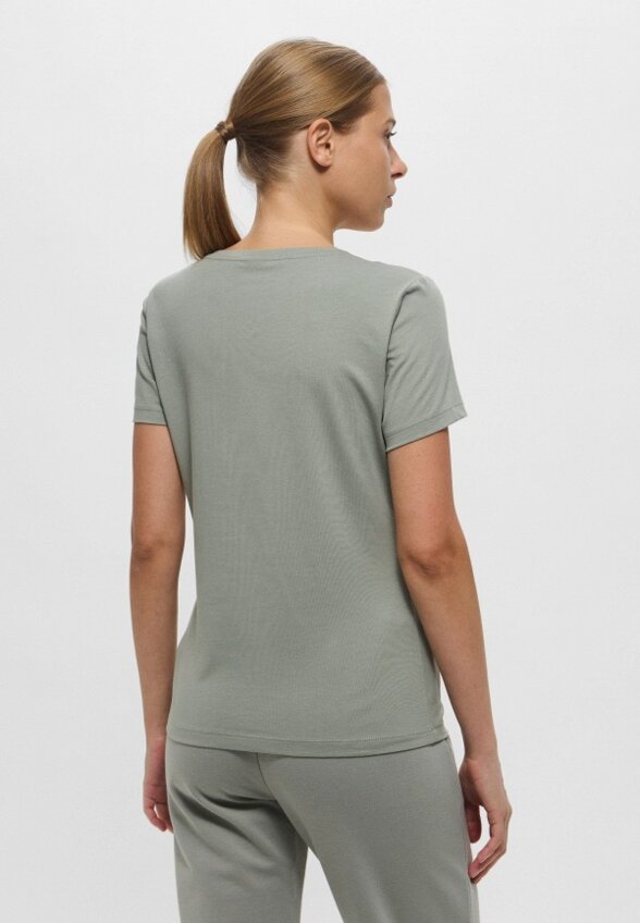 Футболка EA7