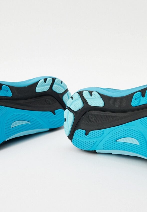 Кроссовки ASICS