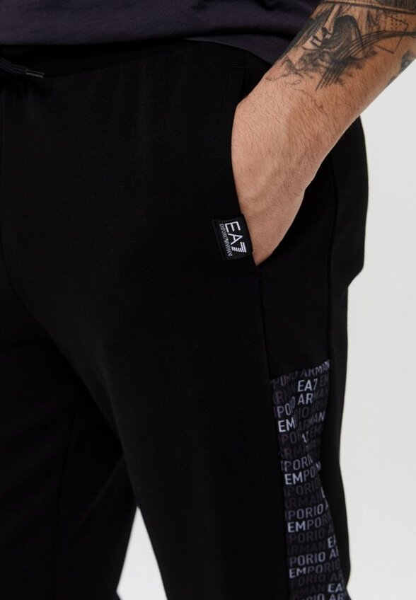 Брюки спортивные EA7