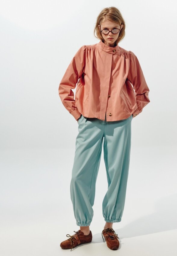 Лёгкая куртка баллон из линейки SELA Young