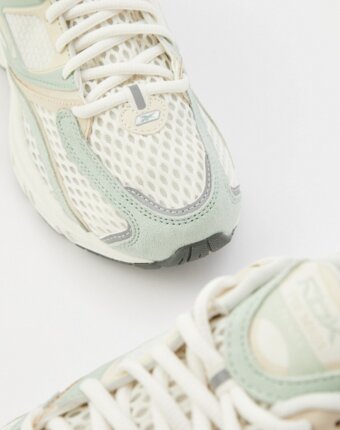 Кроссовки Reebok женщинам