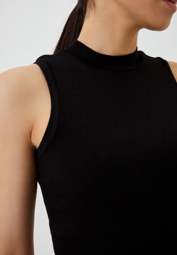 Топ спортивный Nux