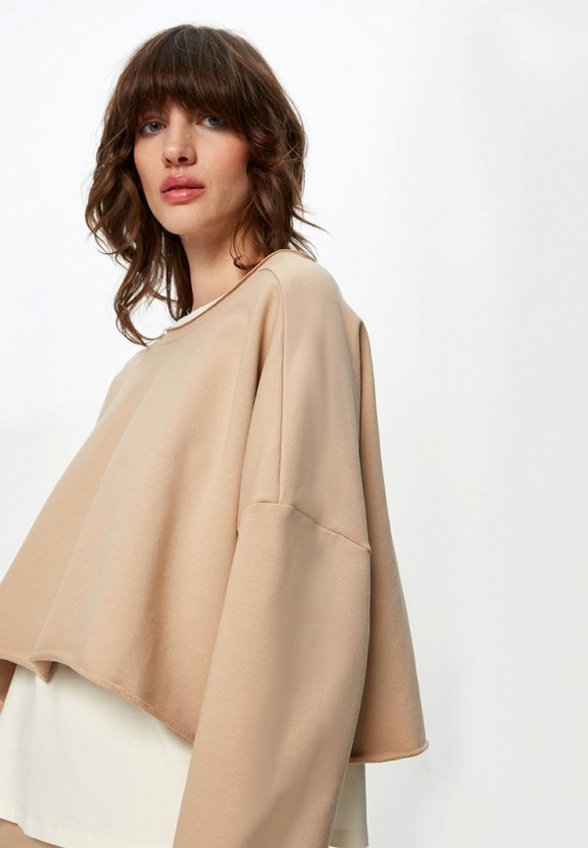 Свитшот Bstatement