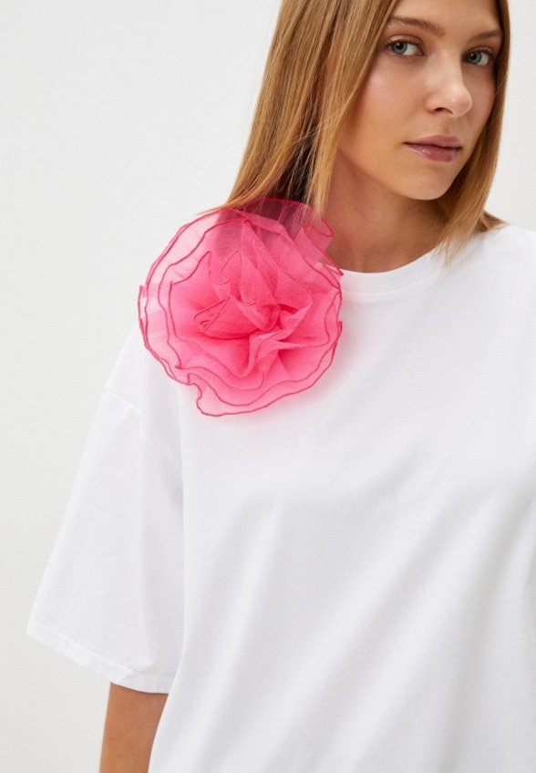 Футболка и брошь Nale