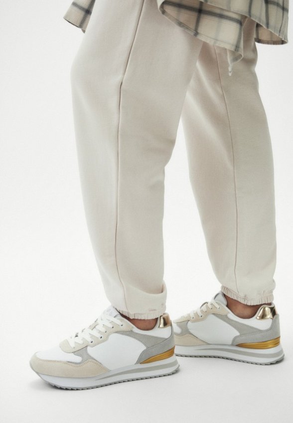 Кроссовки Founds