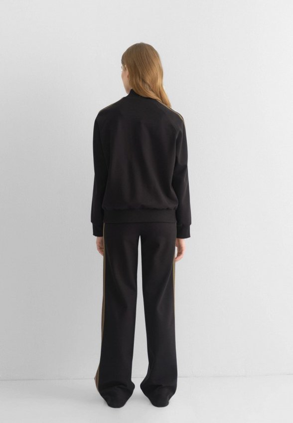 Брюки спортивные Laroom