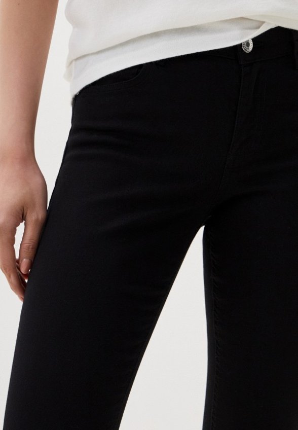 Джинсы Terranova