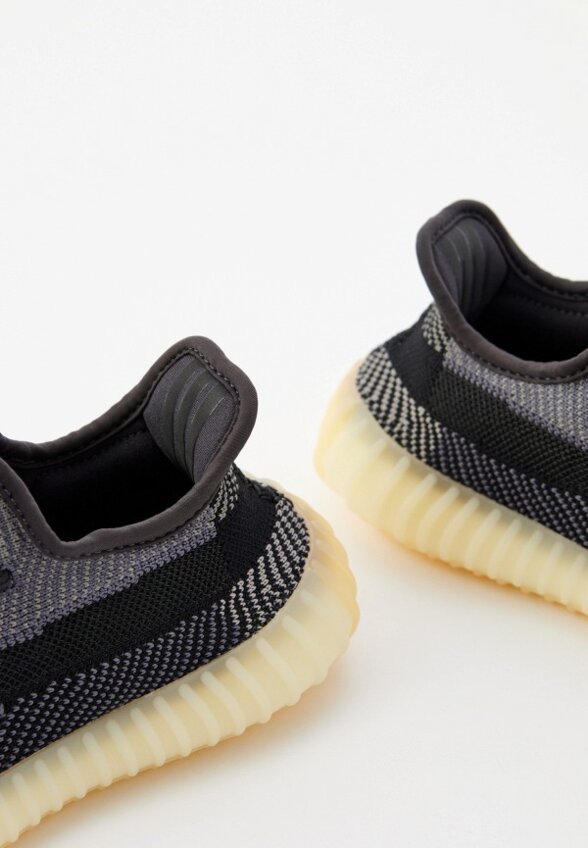 Кроссовки adidas YEEZY