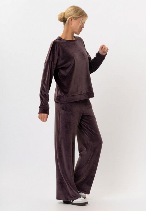 Костюм спортивный Nila