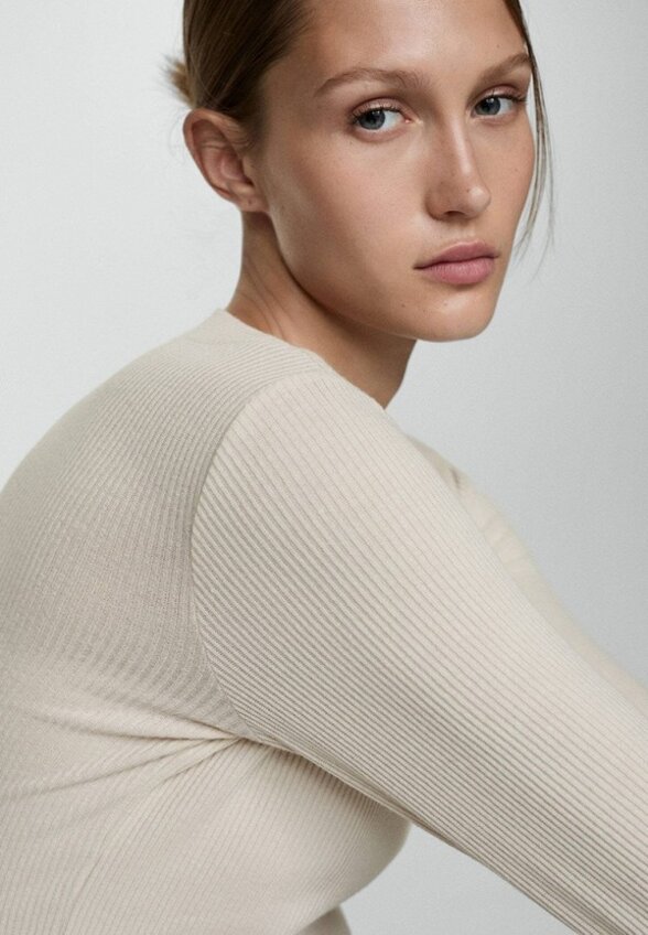 Джемпер Mango