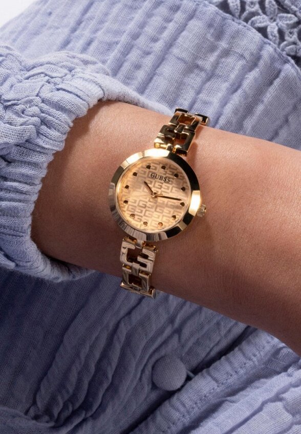 Часы Guess