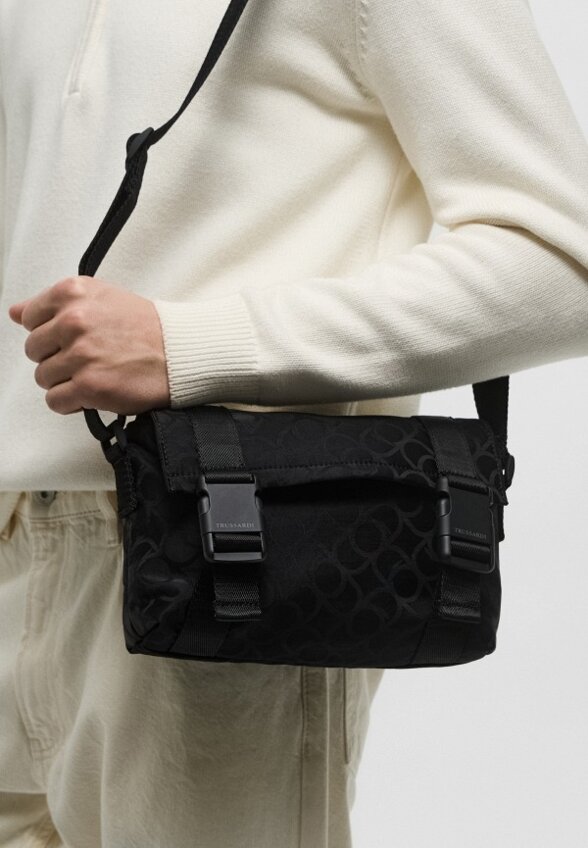Сумка Trussardi