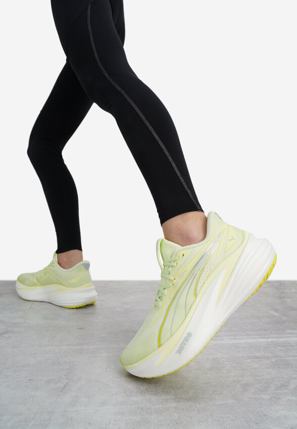 Кроссовки женские PUMA Magmax Nitro 2, Желтый