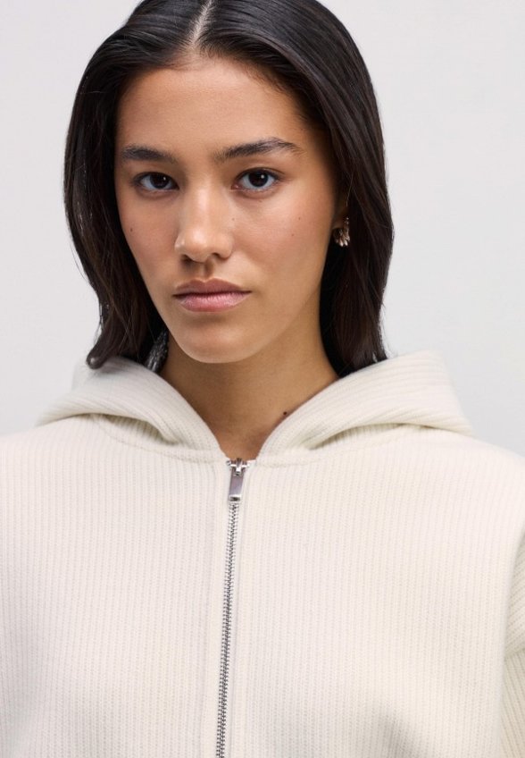 Толстовка Zarina