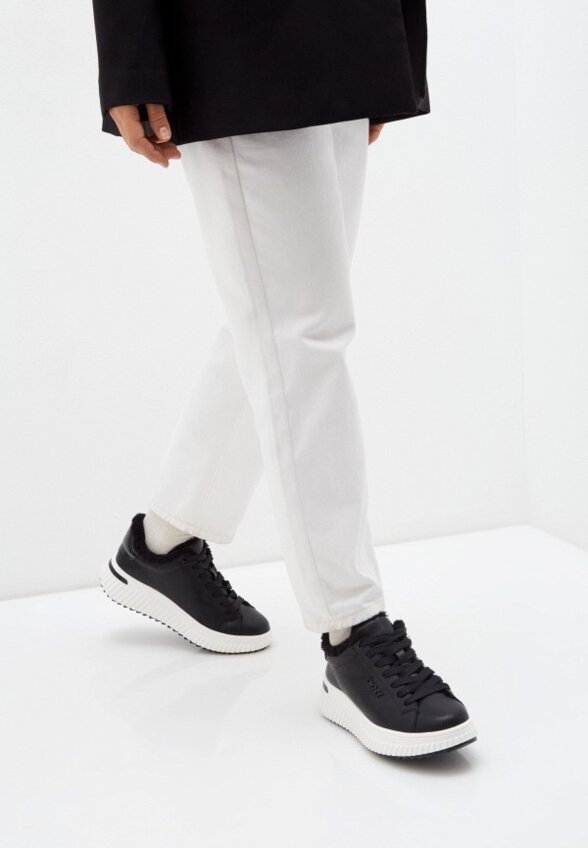 Кроссовки DKNY