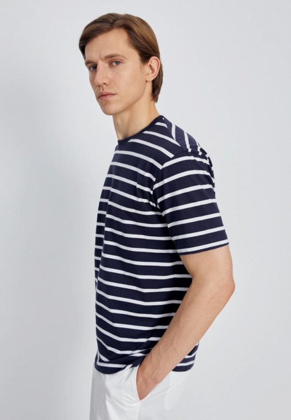 Футболка Finn Flare