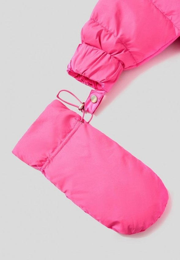 Пуховик и варежки Baon