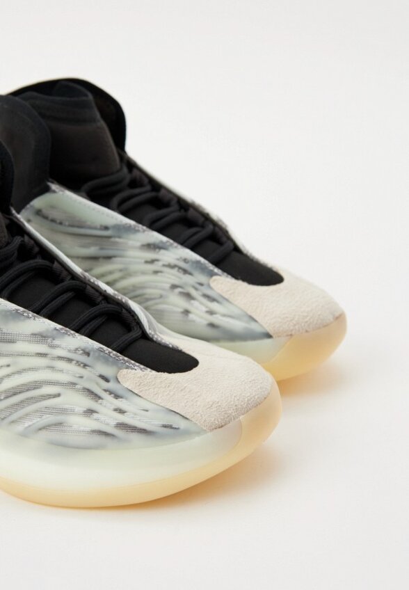 Кроссовки adidas YEEZY