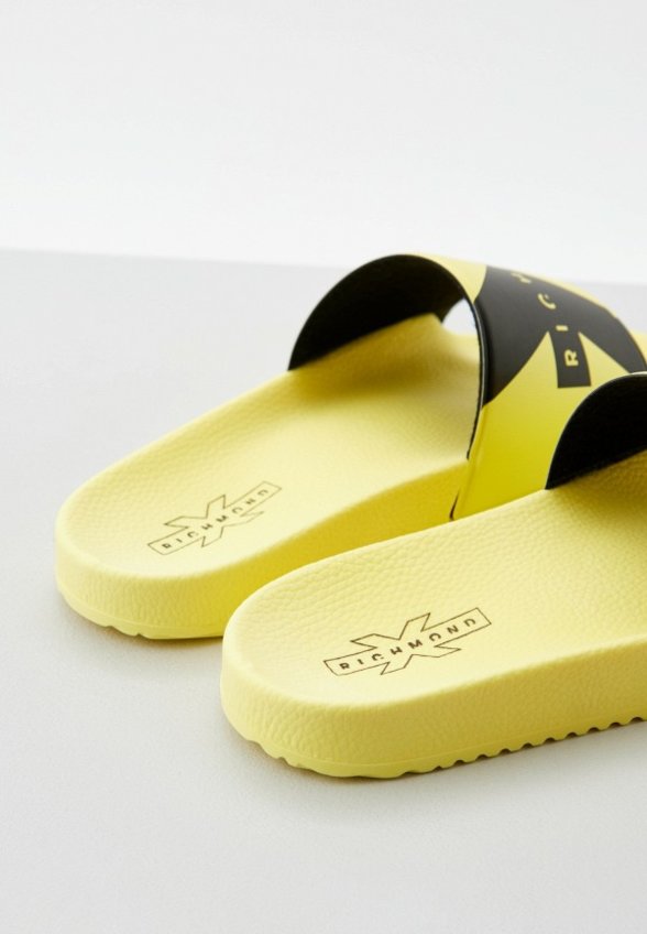 Сланцы John Richmond