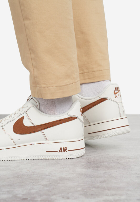 Кеды мужские Nike Air Force 1 '07 Lv8, Бежевый