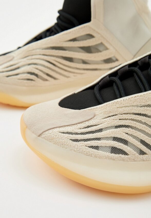 Кроссовки adidas YEEZY