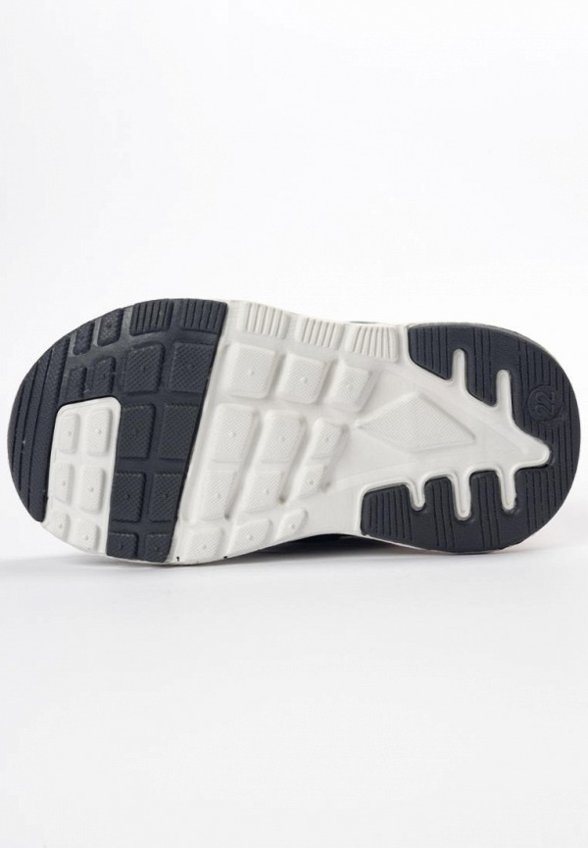 Кроссовки Tikkago