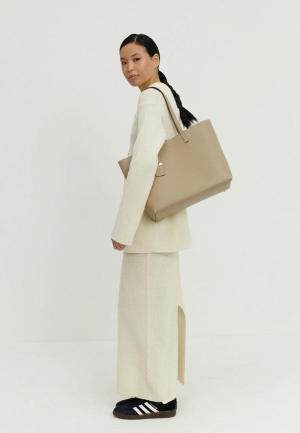 Сумка и брелок Lucca