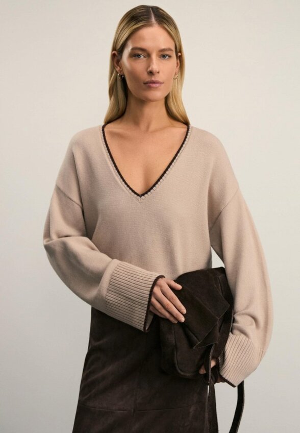 Пуловер Zarina