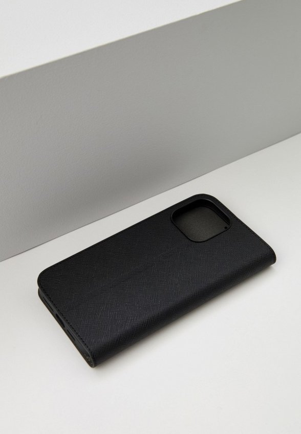 Чехол для iPhone Karl Lagerfeld