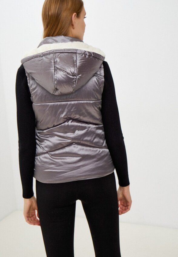 Жилет утепленный Abricot