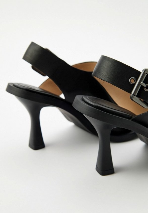 Босоножки Ekonika