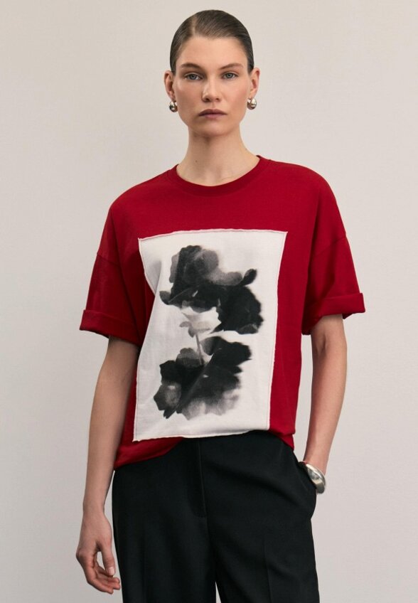 Футболка Zarina