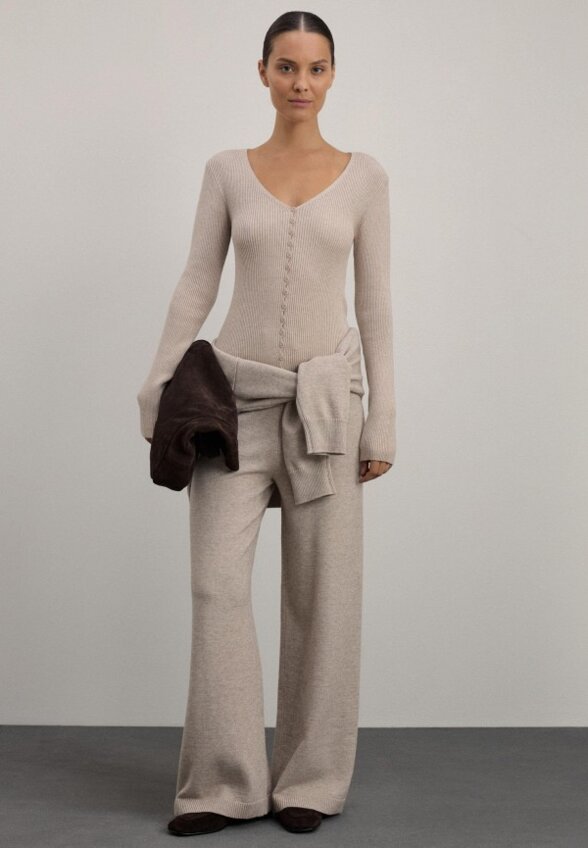 Пуловер Zarina