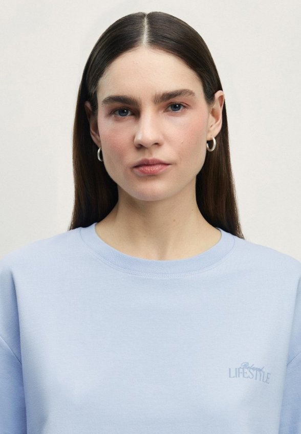 Футболка Zarina