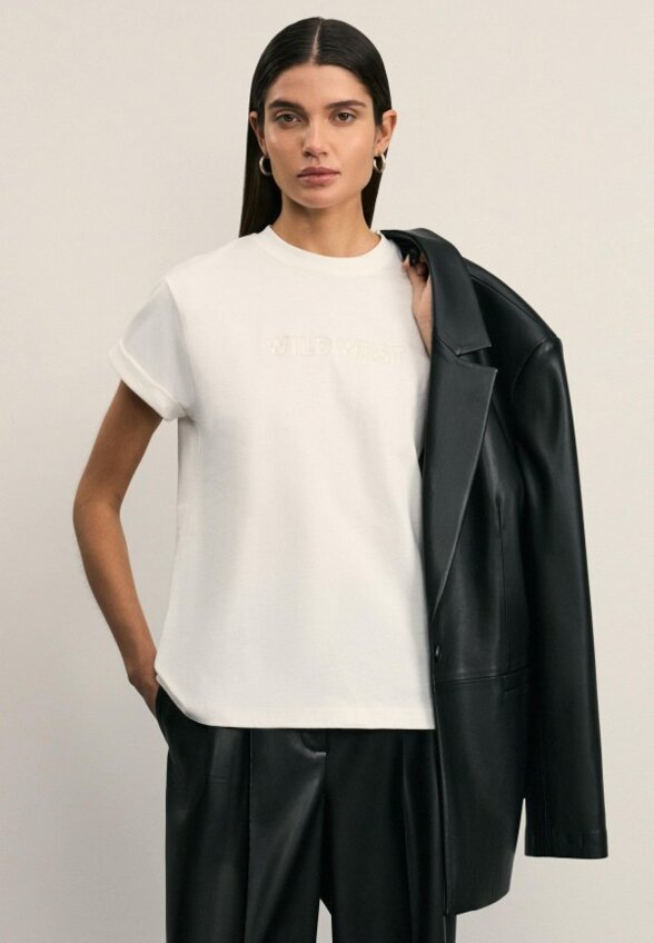 Футболка Zarina