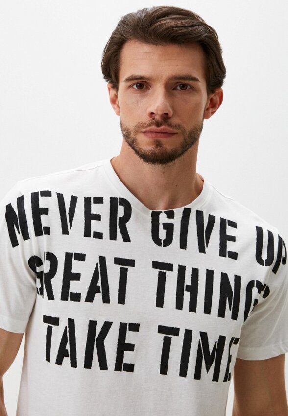 Футболка Colin's