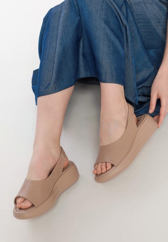 Босоножки Gut