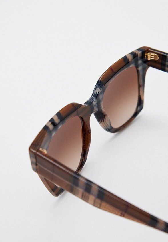 Очки солнцезащитные Burberry
